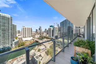 88 SW 7th St, Miami, FL 33130 - Photo 12