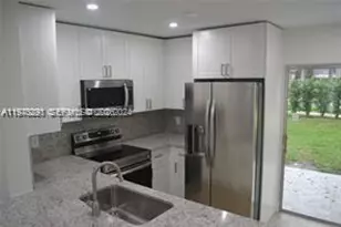 2864 S Edgehill Ln, Cooper City, FL 33026 - Photo 4