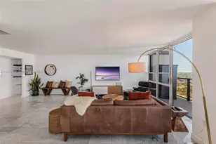 600 NE 36th St, Miami, FL 33137 - Photo 8