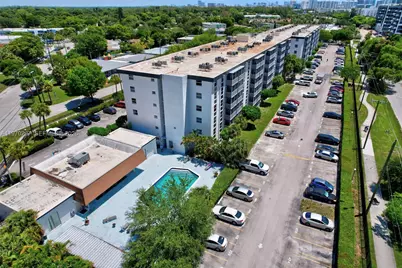 16851 NE 23 Avenue #611, North Miami Beach, FL 33160 - Photo 2