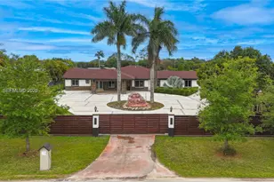 19390 SW 312th St, Homestead, FL 33030 - Photo 4