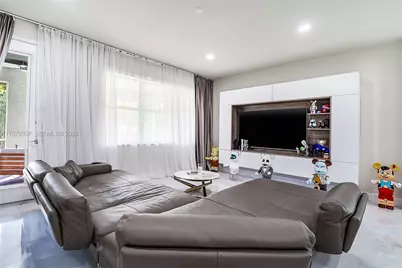 4566 Ficus St, Hollywood, FL 33021 - Photo 8