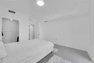 253 NE 2nd St, Miami, FL 33132 - Photo 14