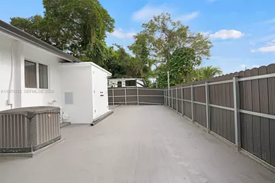 12068 SW 210th St, Miami, FL 33177 - Photo 18