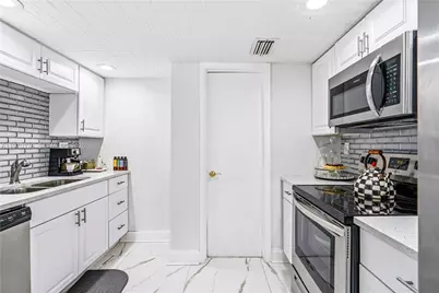 905 Brickell Bay Dr #230, Miami, FL 33131 - Photo 24