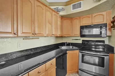 744 NE 14th Ave #1, Fort Lauderdale, FL 33304 - Photo 6