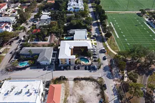 744 NE 14th Ave, Fort Lauderdale, FL 33304 - Photo 2