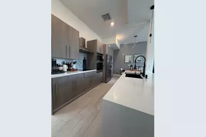 4396 NW 9th St, Plantation, FL 33317 - Photo 6