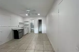 1717 NE 12th St, Fort Lauderdale, FL 33304 - Photo 6