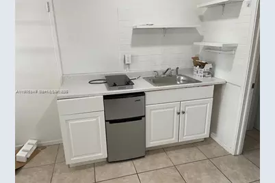 1717 NE 12th St #2, Fort Lauderdale, FL 33304 - Photo 4