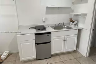 1717 NE 12th St, Fort Lauderdale, FL 33304 - Photo 4