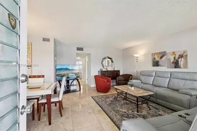 804 SE 7th St #402, Deerfield Beach, FL 33441 - Photo 4