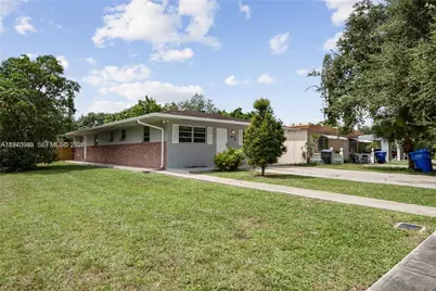 5632 Hayes St, Hollywood, FL 33021 - Photo 2