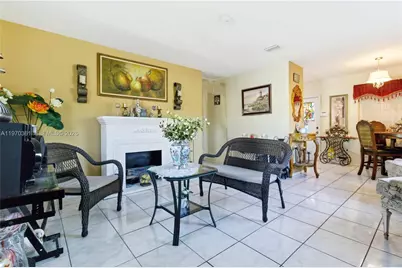 380 NW 133rd St, North Miami, FL 33168 - Photo 12