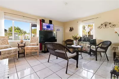 380 NW 133rd St, North Miami, FL 33168 - Photo 14