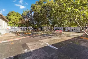 380 NW 133rd St, North Miami, FL 33168 - Photo 10