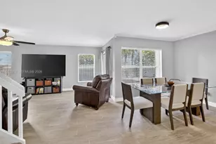 4700 Grapevine Wy, Davie, FL 33331 - Photo 4