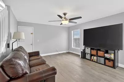 4700 Grapevine Way, Davie, FL 33331 - Photo 6