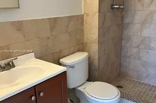 484 NW 165th St Rd, Miami, FL 33169 - Photo 20