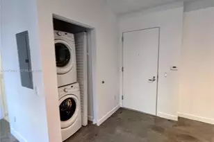 151 SE 1st St, Miami, FL 33131 - Photo 16