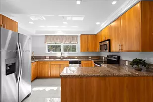 621 NE 8th Ave, Fort Lauderdale, FL 33304 - Photo 8