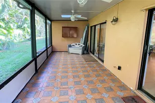 956 Mockingbird Ln, Plantation, FL 33324 - Photo 12