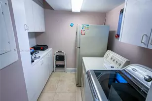 956 Mockingbird Ln, Plantation, FL 33324 - Photo 14