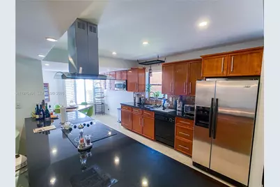 956 Mockingbird Ln #500, Plantation, FL 33324 - Photo 8