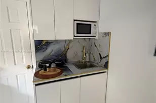 45 SW 28th Rd, Miami, FL 33129 - Photo 4