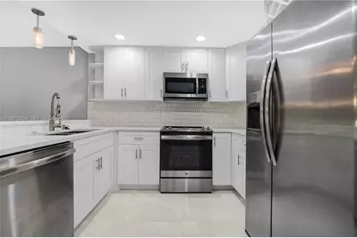 7100 NW 17th St #305, Plantation, FL 33313 - Photo 4