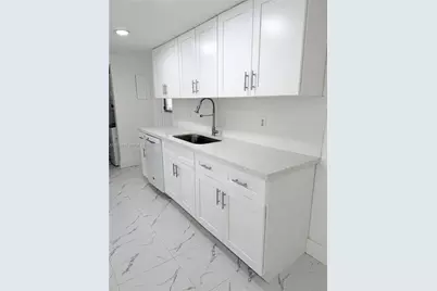 7811 NW 66th Ter, Tamarac, FL 33321 - Photo 6