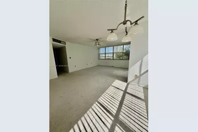 1300 NE Miami Gardens Dr #320E, Miami, FL 33179 - Photo 4