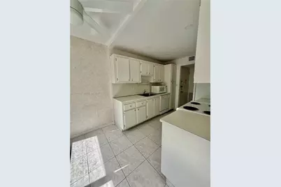 1300 NE Miami Gardens Dr #320E, Miami, FL 33179 - Photo 2