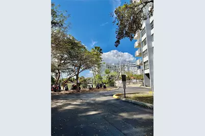 1300 NE Miami Gardens Dr #320E, Miami, FL 33179 - Photo 12