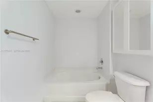 951 Brickell Ave, Miami, FL 33131 - Photo 28