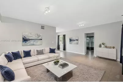 435 NE 69th St, Miami, FL 33138 - Photo 2