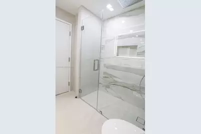 11 Island Ave #PH8, Miami Beach, FL 33139 - Photo 32