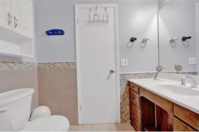 7400 W 20th Ave #402, Hialeah, FL 33016 - Photo 10
