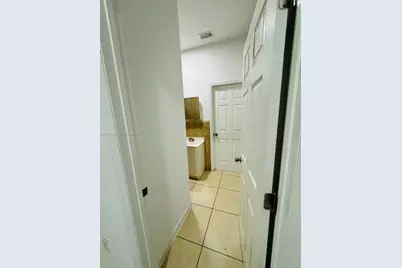 1330 NW 5th St #5, Miami, FL 33125 - Photo 44