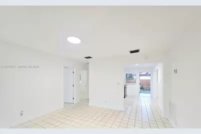 250 NE 51st St, Oakland Park, FL 33334 - Photo 2