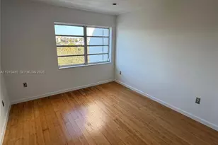 4670 W 13th Ln, Hialeah, FL 33012 - Photo 16