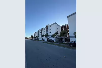 4670 W 13th Ln #523, Hialeah, FL 33012 - Photo 2
