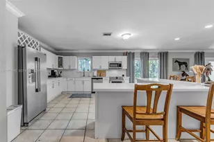 20076 SW 190th St, Miami, FL 33187 - Photo 12