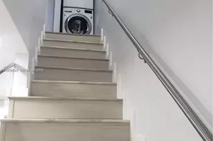 8031 NW 8th St, Miami, FL 33126 - Photo 8