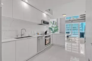 60 SW 13th St, Miami, FL 33130 - Photo 8