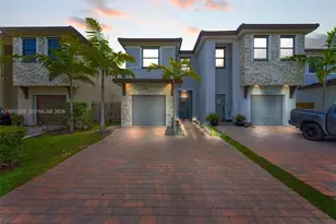 25565 SW 109th Ave, Homestead, FL 33032 - Photo 2