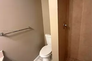 7165 NW 186th St, Hialeah, FL 33015 - Photo 16