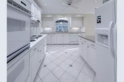 7900 SW 143rd St, Palmetto Bay, FL 33158 - Photo 12