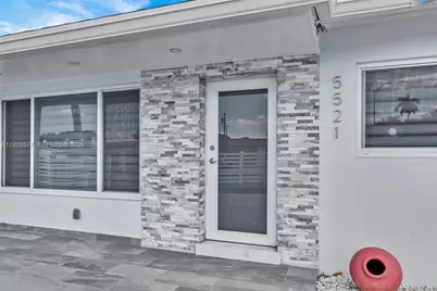 5521 SW 104th Ave, Miami, FL 33165 - Photo 4
