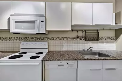 8620 NE 2nd Ave, El Portal, FL 33138 - Photo 16